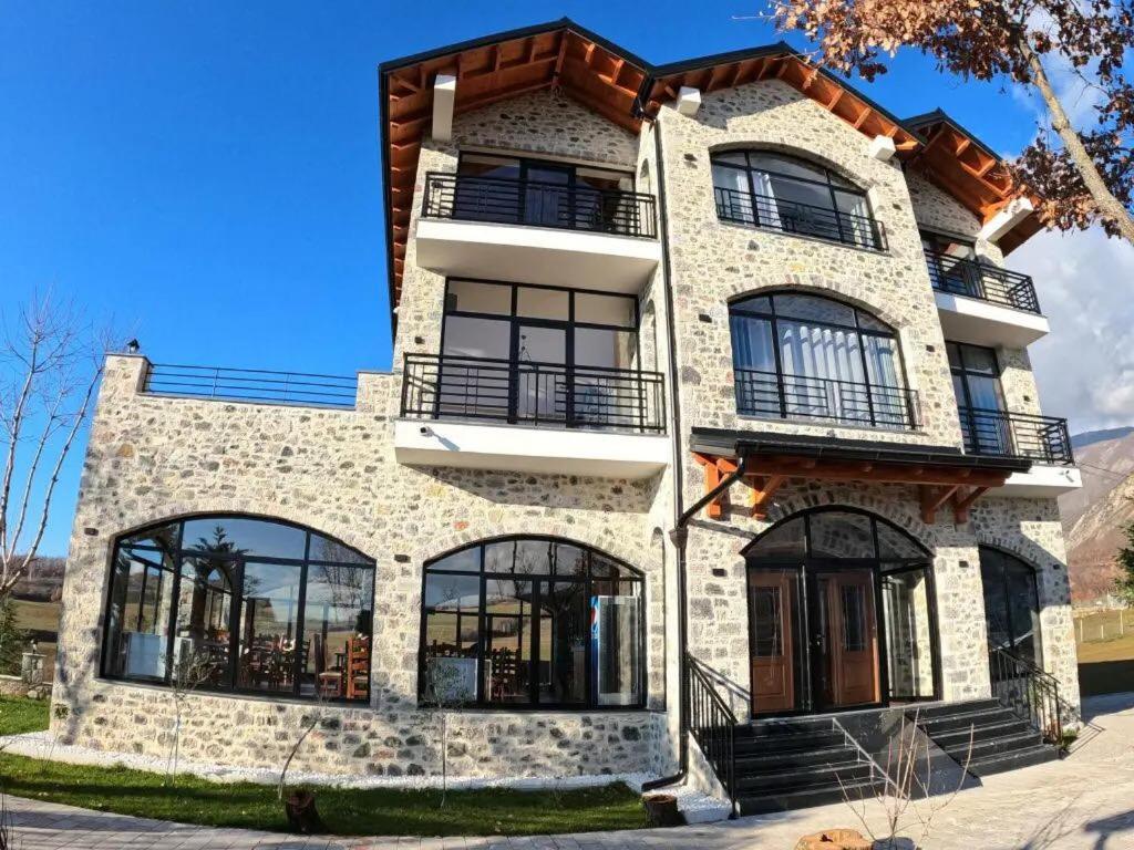 Hotel Bujtina Vrenezi Peshkopi Exterior foto