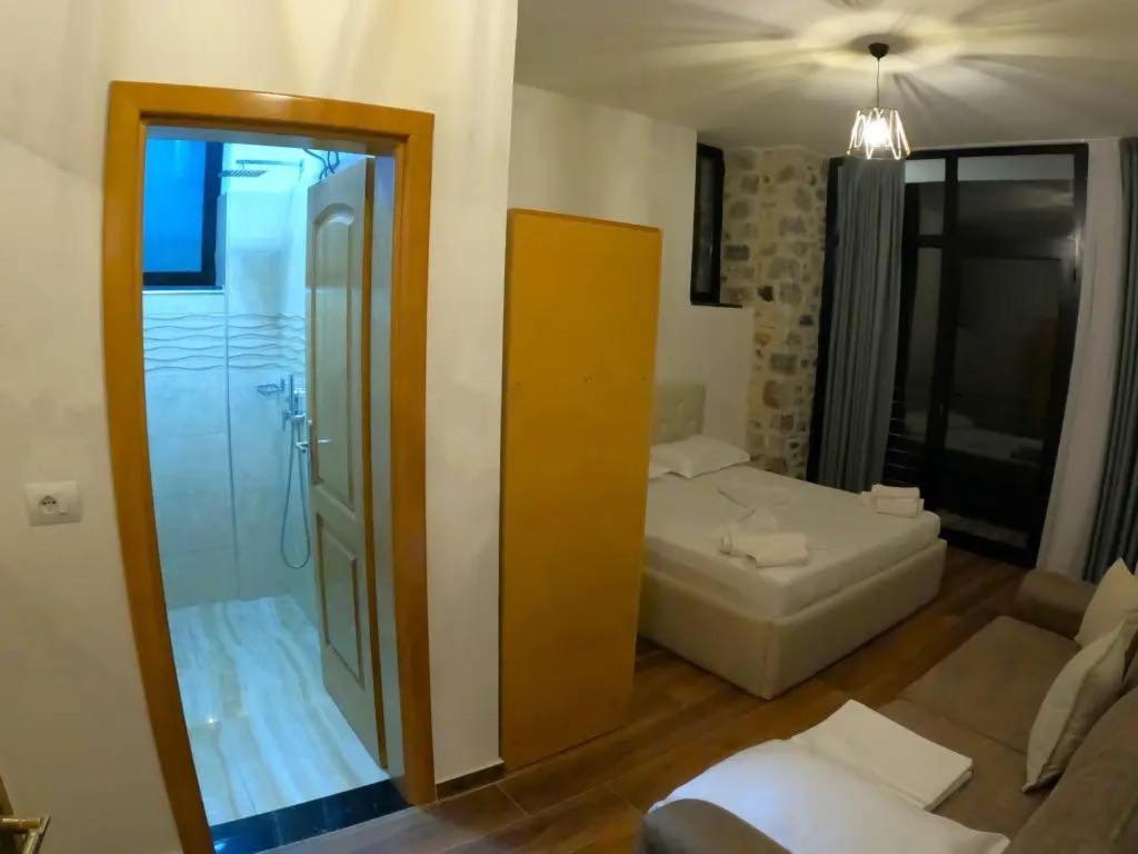 Hotel Bujtina Vrenezi Peshkopi Exterior foto